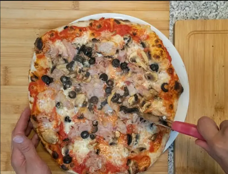 Pizza Prosciutto e Funghi da Zeff Pizza